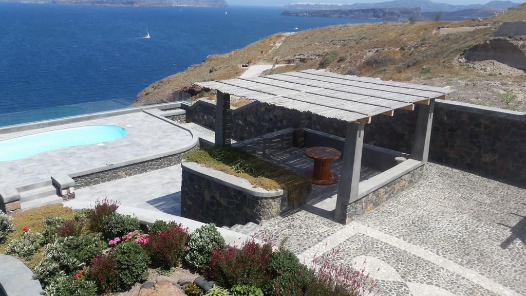 Our Santorini Villa Akrotírion
