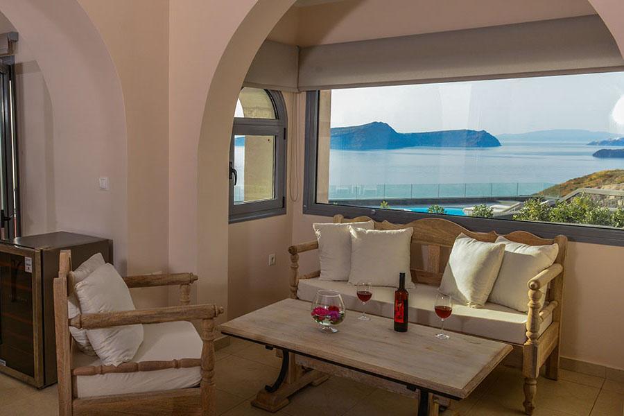 Our Santorini * Akrotírion